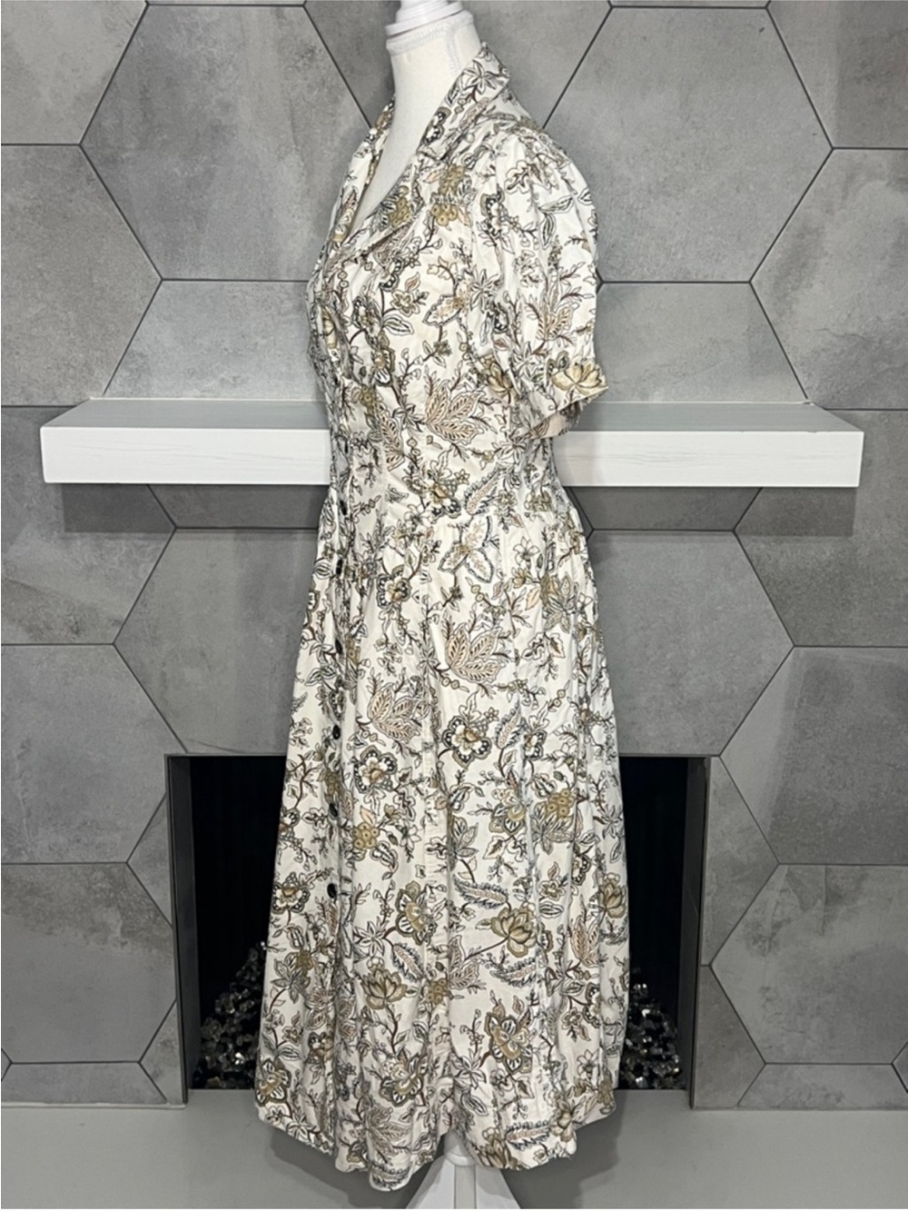 Floral Button-Front Midi Dress in Cream and Brown - Picture 7 of 14